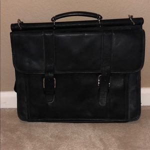 WILSONS LEATHER PELLE STUDIO BLACK MESSENGER BAG